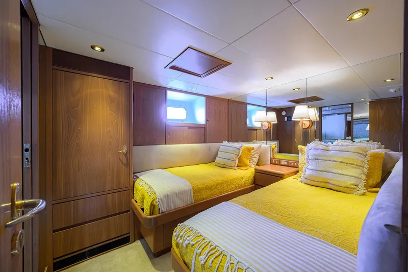 Thanks Buds Yacht Photos Pics 