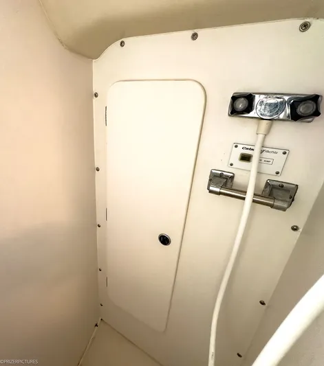 Moondust Yacht Photos Pics Interior of a 1997 Catalina 380 yacht.