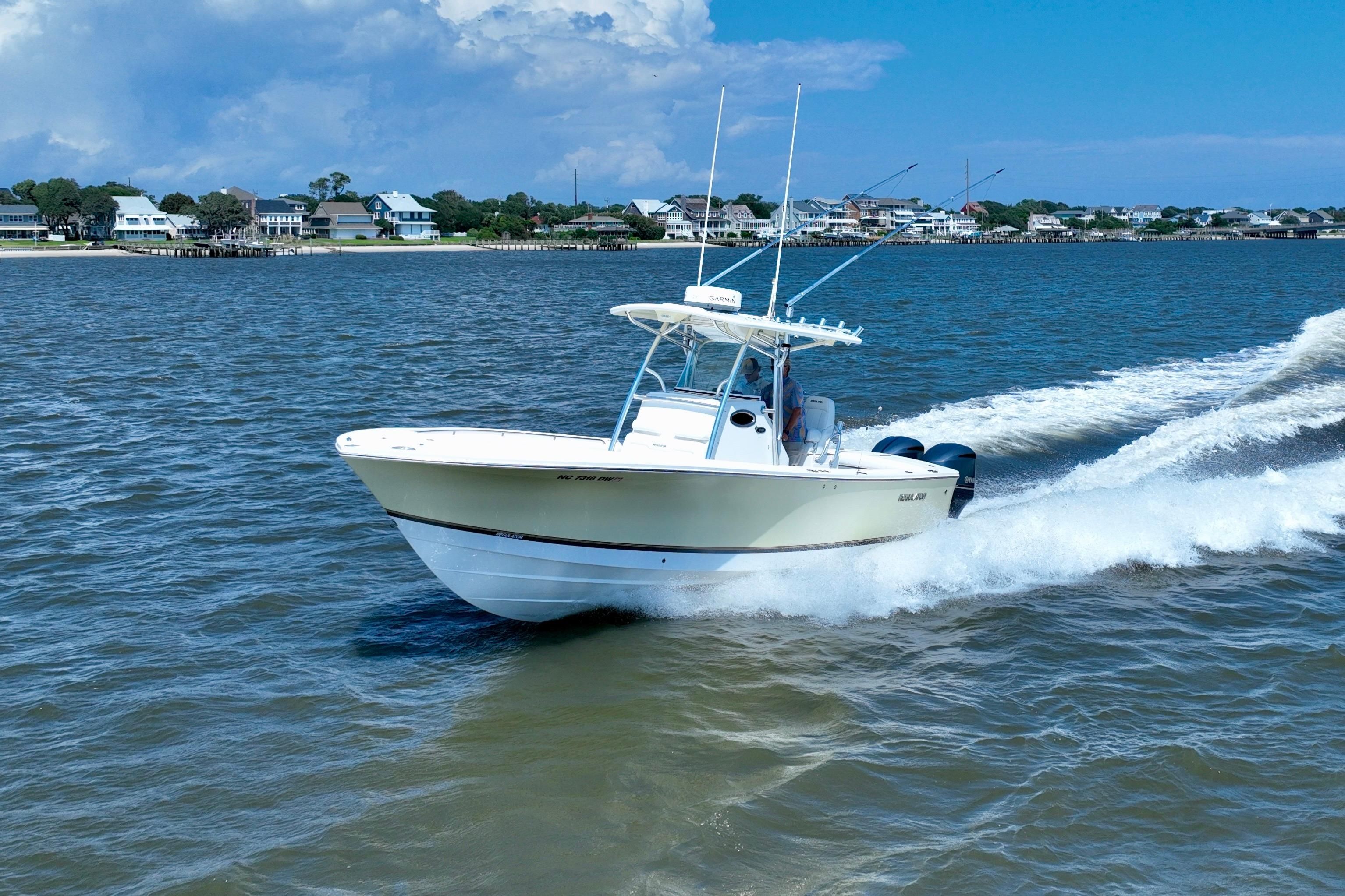 2013 Regulator 28 FS w/SeaKeeper Ride