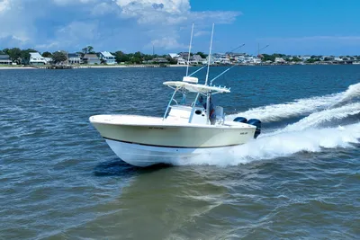2013 Regulator 28 FS w/SeaKeeper Ride