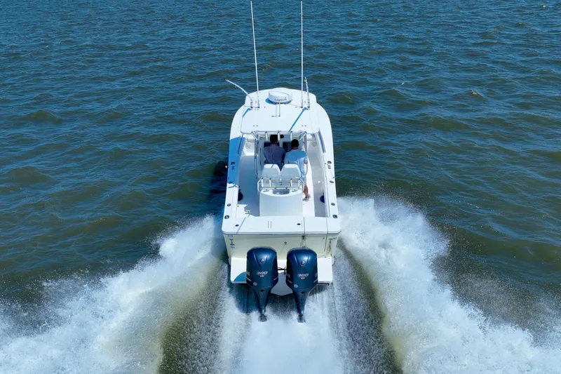  Yacht Photos Pics 28 Regulator 2013