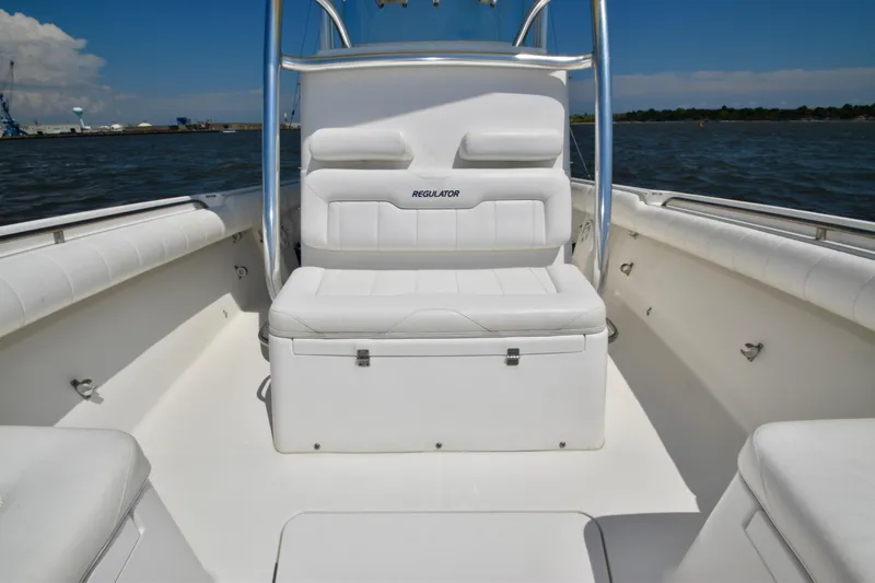 Yacht Photos Pics Console Seat w/ Drink Box