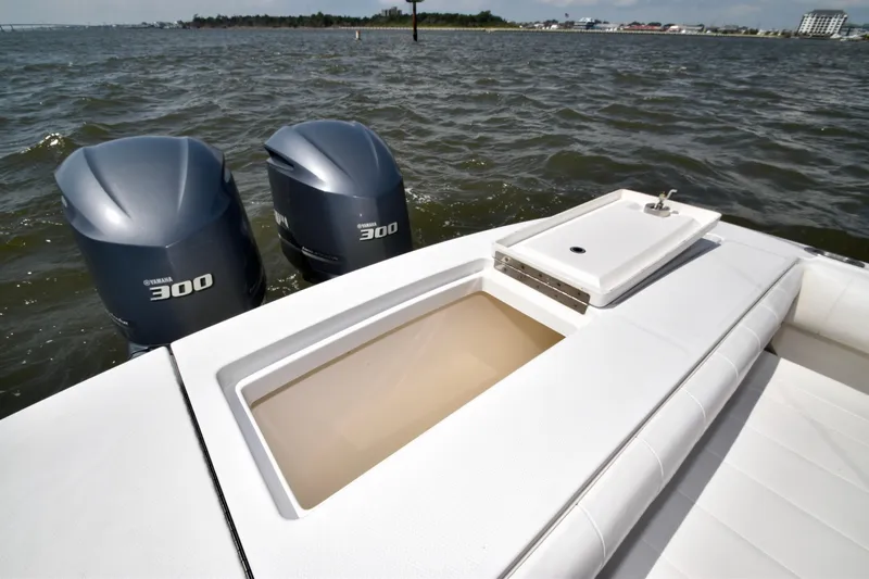  Yacht Photos Pics Transom Fishbox