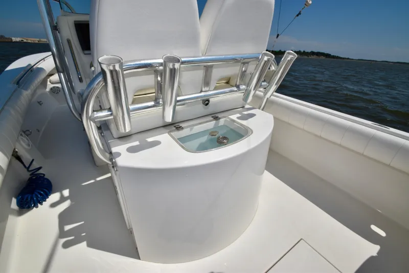  Yacht Photos Pics 2X Deluxe Livewell / Tackle Center w/ Seatback Rocket Launcher