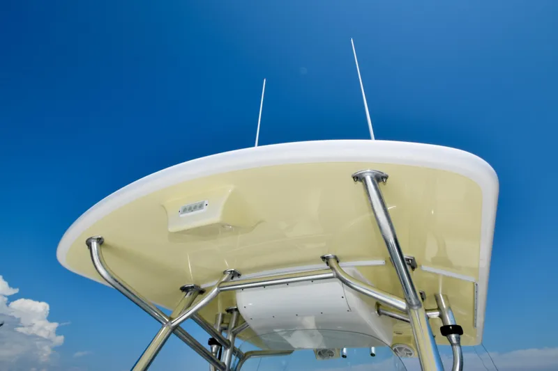  Yacht Photos Pics Forward Spreader Light