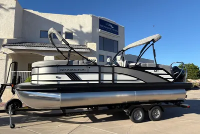 Bennington 22 MFB