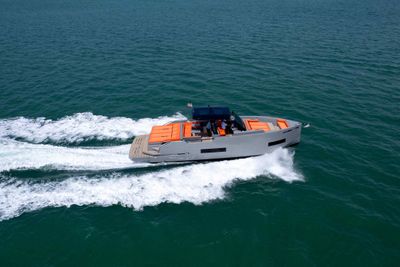Yacht