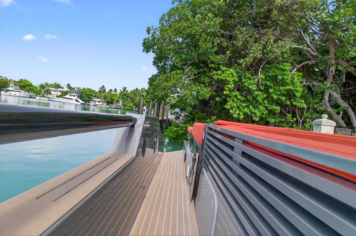 2023 De Antonio Yachts 50 