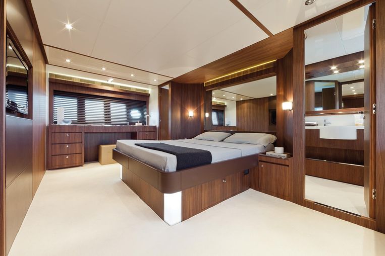 2015-92-8-riva-92-duchessa