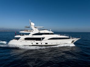 Benetti Classic 121