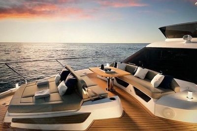 Yacht