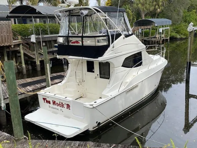 The Hook R Yacht Photos Pics 