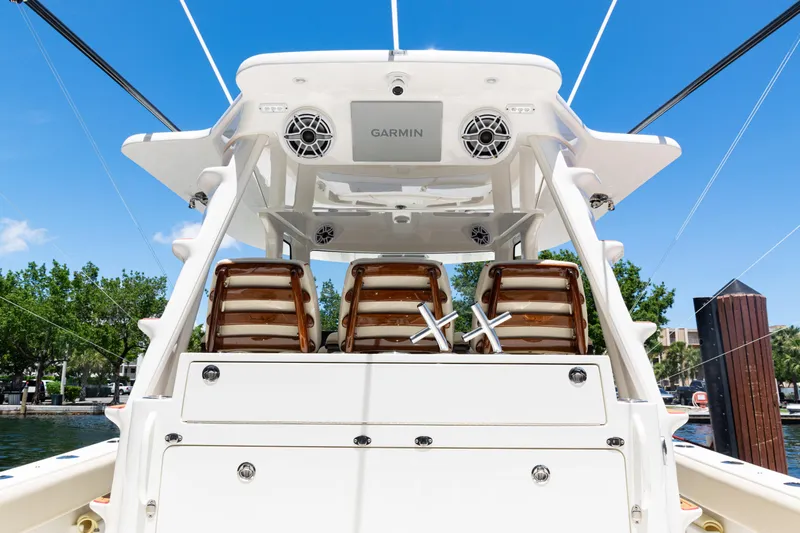  Yacht Photos Pics 2022 SeaVee 450z boat with Garmin electronics, featuring luxurious seating and sleek design.