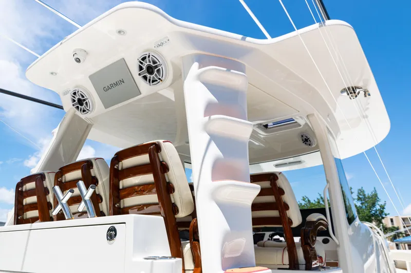  Yacht Photos Pics 2022 SeaVee 450z boat interior with Garmin electronics and luxury seating.
