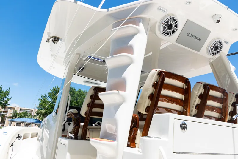  Yacht Photos Pics 2022 SeaVee 450z boat interior with Garmin electronics and luxury seating.