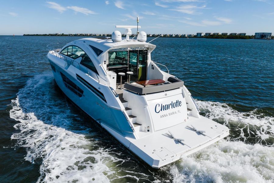 2019 Cruisers Yachts 60 Cantius