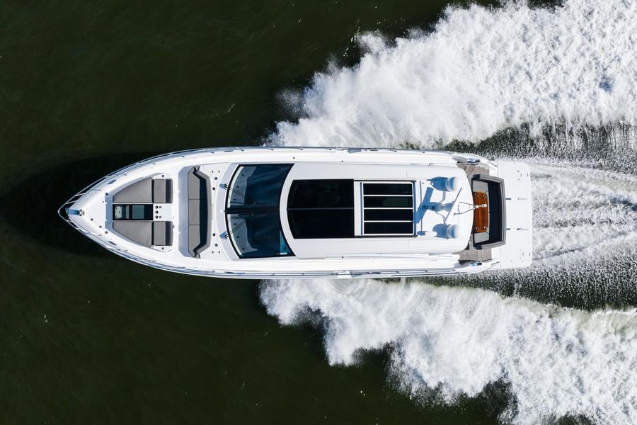 2019 Cruisers Yachts 60 Cantius