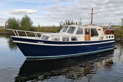 1985 Curtevenne 1000 Cabin Cruiser