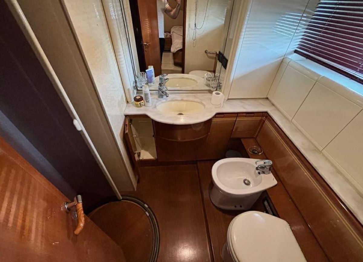2001 Ferretti Yachts 78 