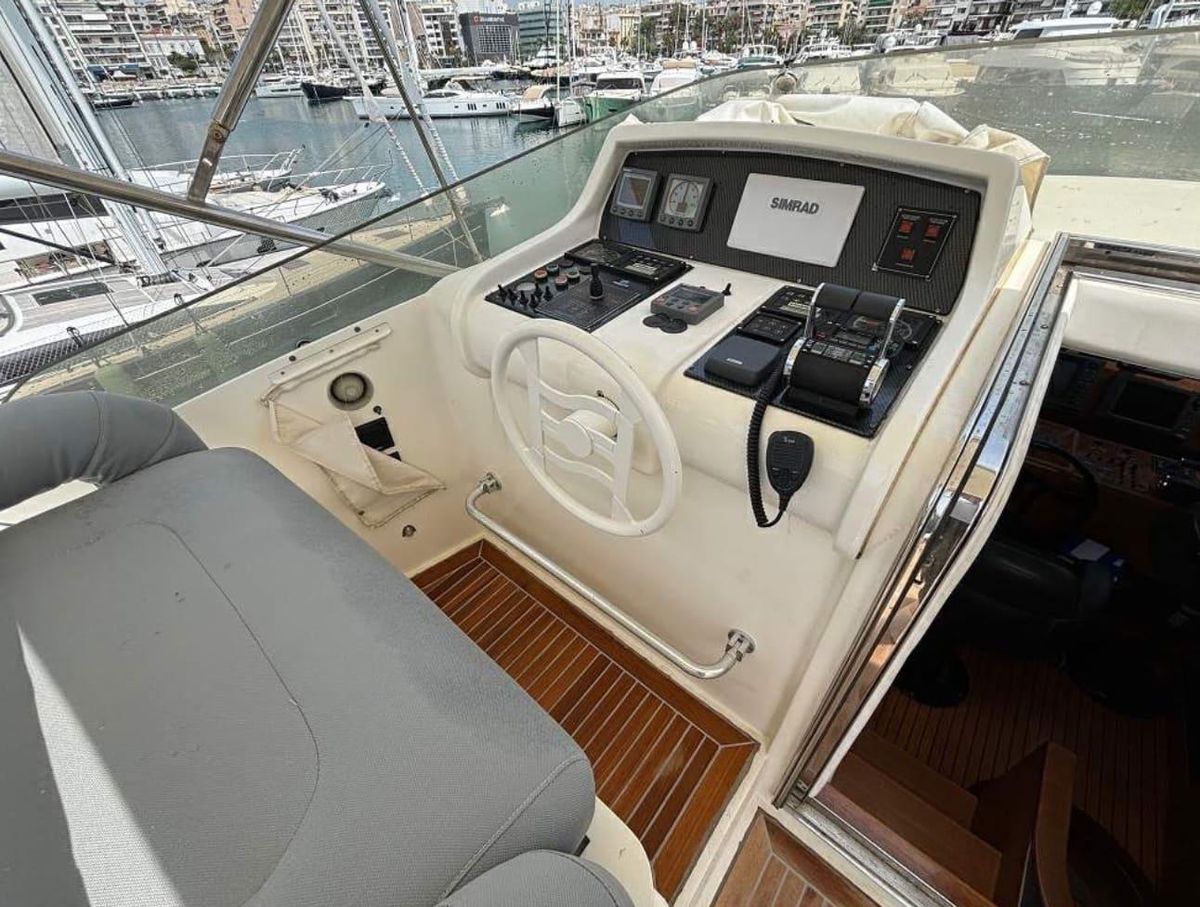 2001 Ferretti Yachts 78 
