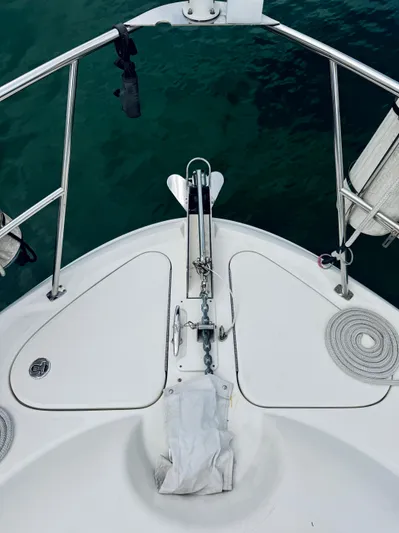  Yacht Photos Pics Bow of 2003 Sea Ray 480 Motor Yacht with anchor and railing.
