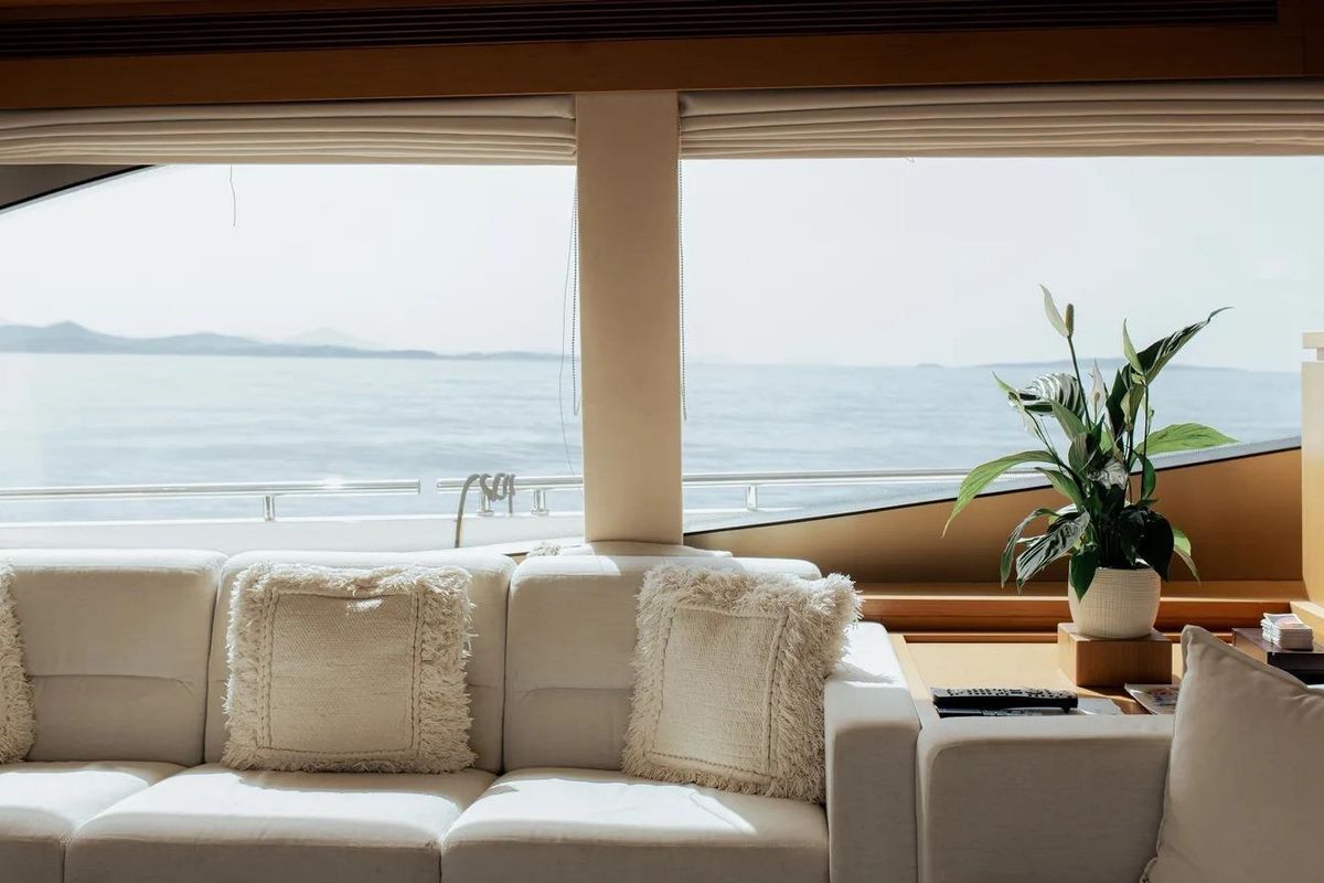 2006 Ferretti Yachts 77 