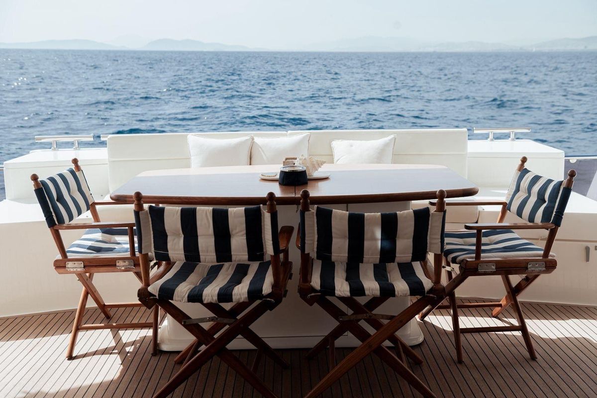 2006 Ferretti Yachts 77 