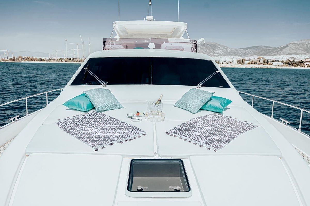 2006 Ferretti Yachts 77 