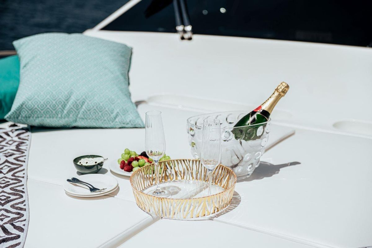 2006 Ferretti Yachts 77 