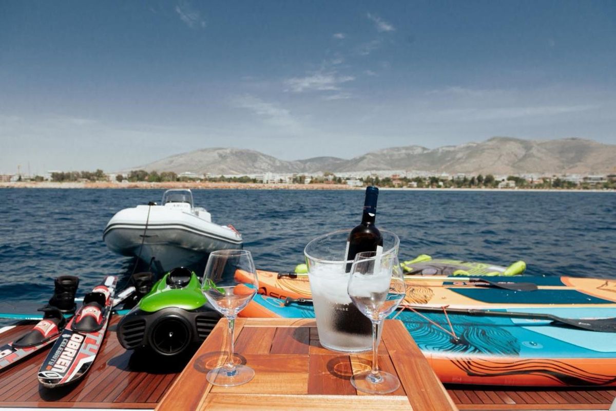 2006 Ferretti Yachts 77 