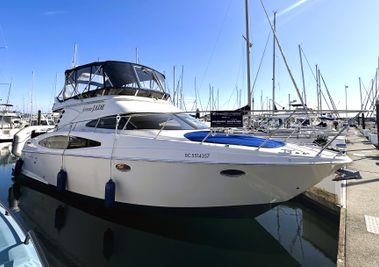 Regal 3880 Commodore
