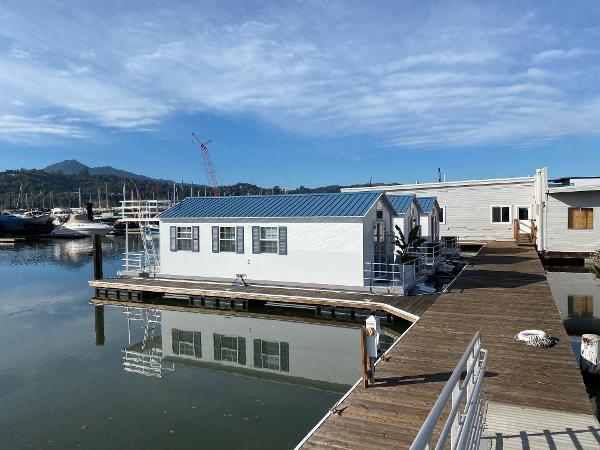 2020 Catamaran Cruisers Aqua Lodge 12x42