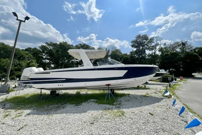 Aviara AV32 Outboard