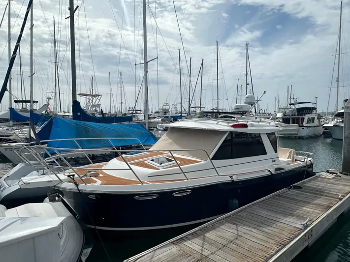 Cutwater 28 Yacht Photos Pics 