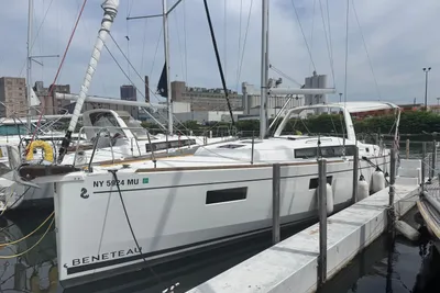 Beneteau Oceanis 38.1