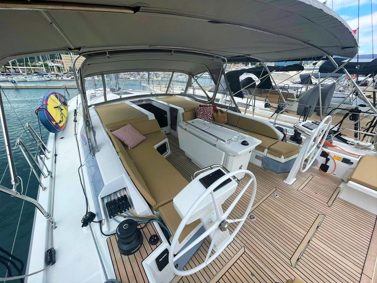 2023 Beneteau 49 