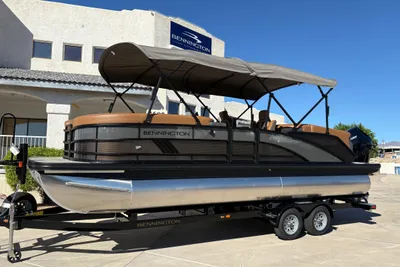 Bennington 24 MFB