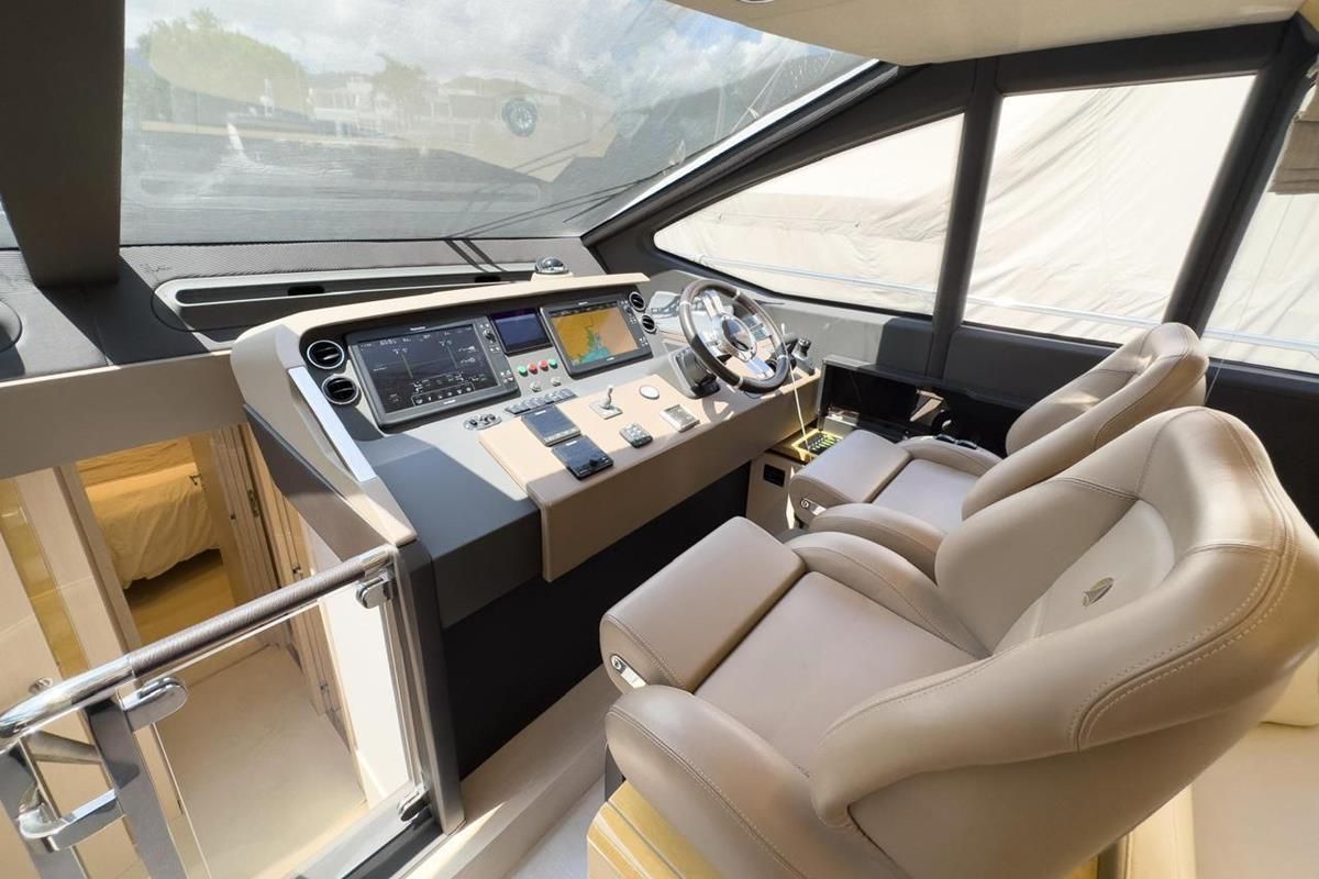 2017 Azimut 68 