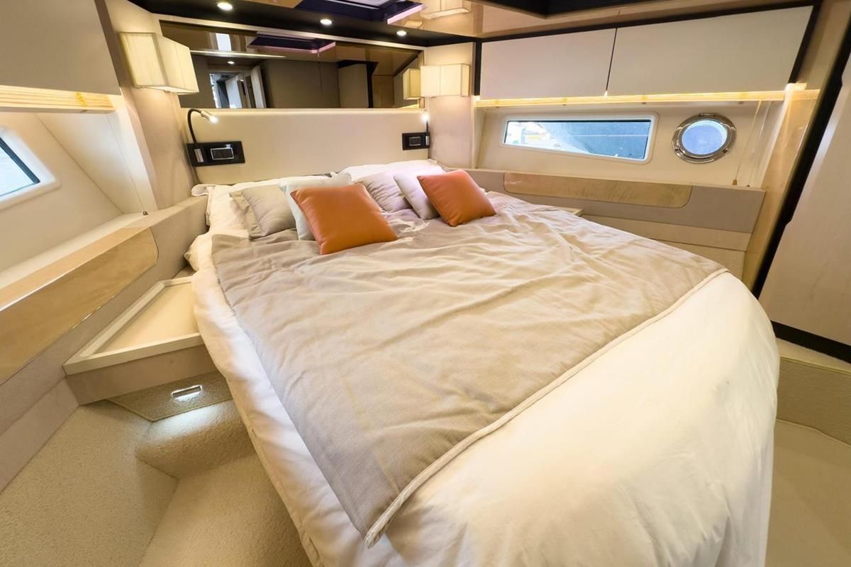 2017 Azimut 68 