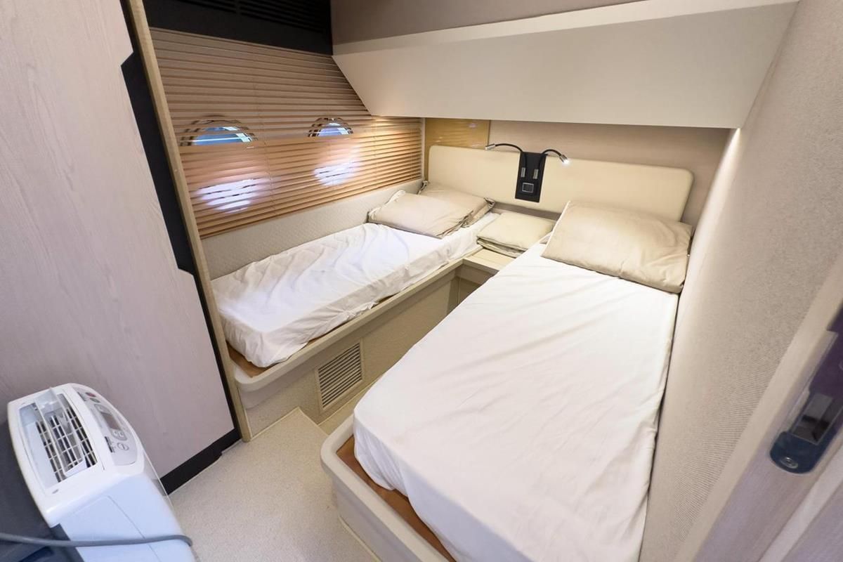 2017 Azimut 68 
