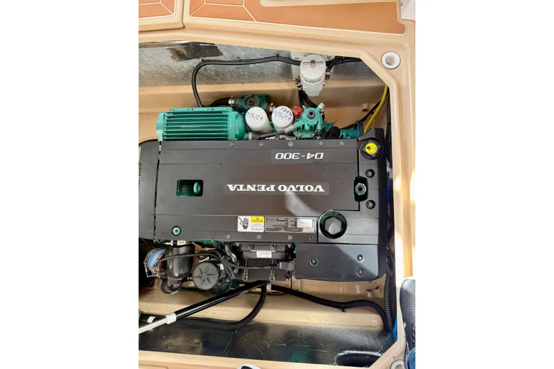 Bon Courage Yacht Photos Pics Volvo Penta D4-300 engine in 2018 Ranger Tugs R-29 CB boat.