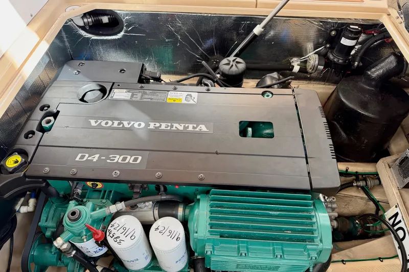 Bon Courage Yacht Photos Pics Volvo Penta D4-300 engine in 2018 Ranger Tugs R-29 CB boat.