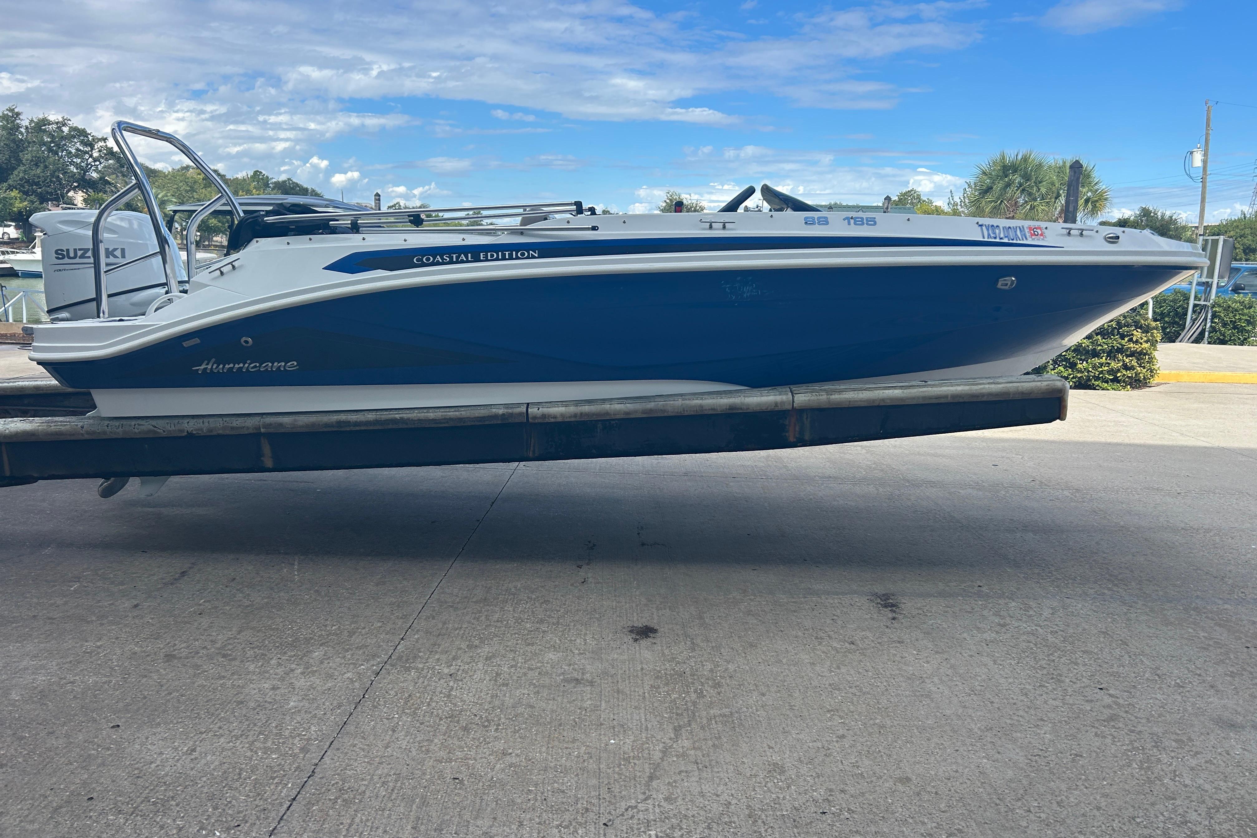 Hurricane SunDeck Sport 185 OB