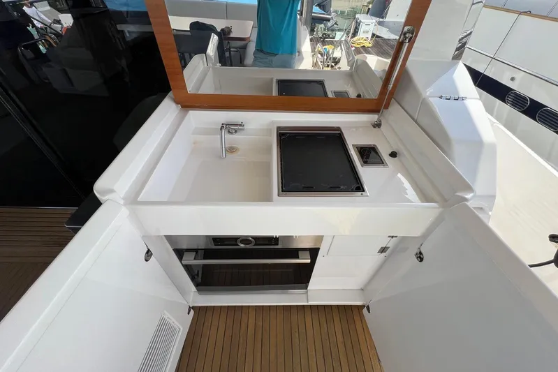  Yacht Photos Pics Luxury yacht Azimut Grande 25M 2020 outdoor kitchen with sink and grill.