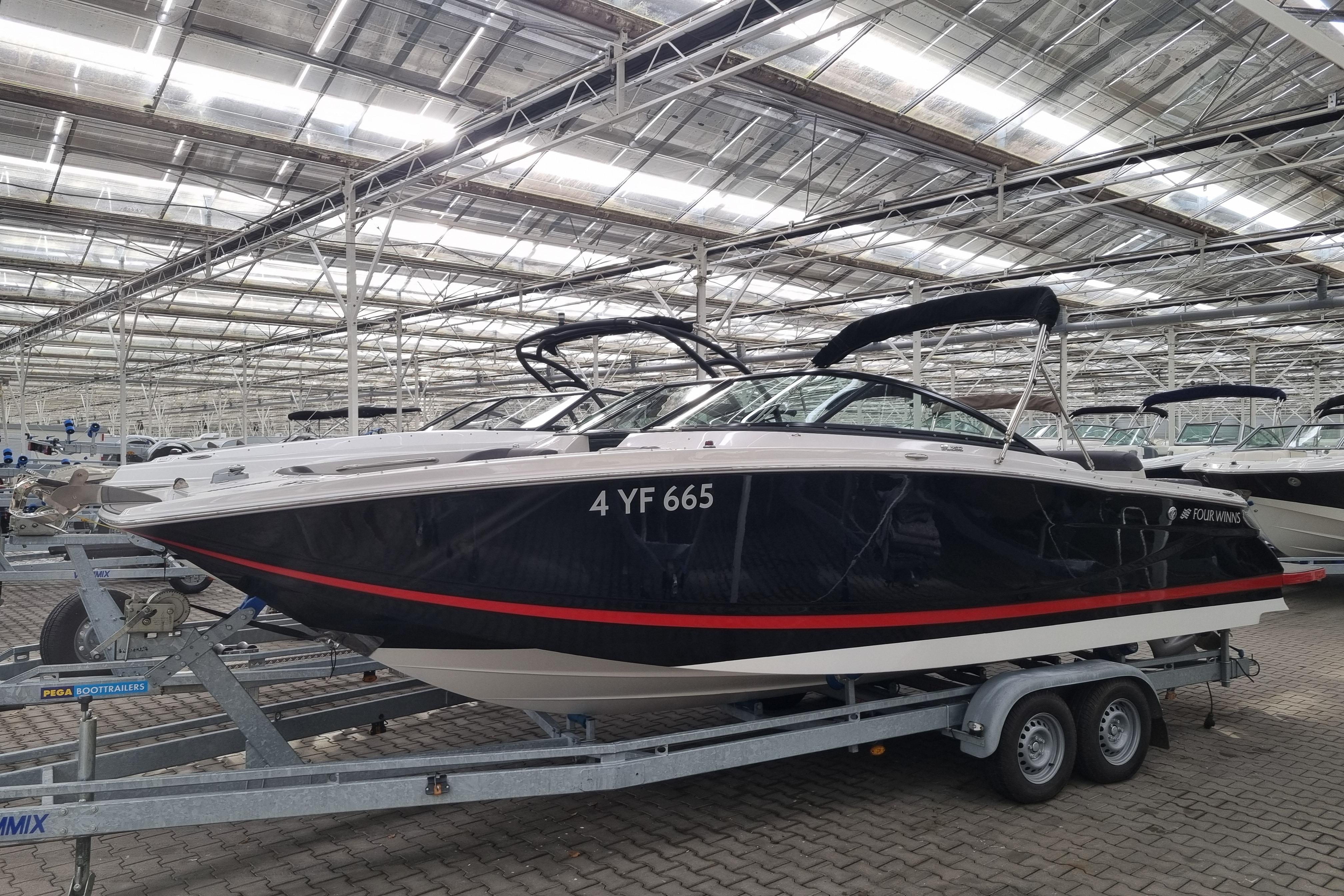 2012 Four Winns SL262