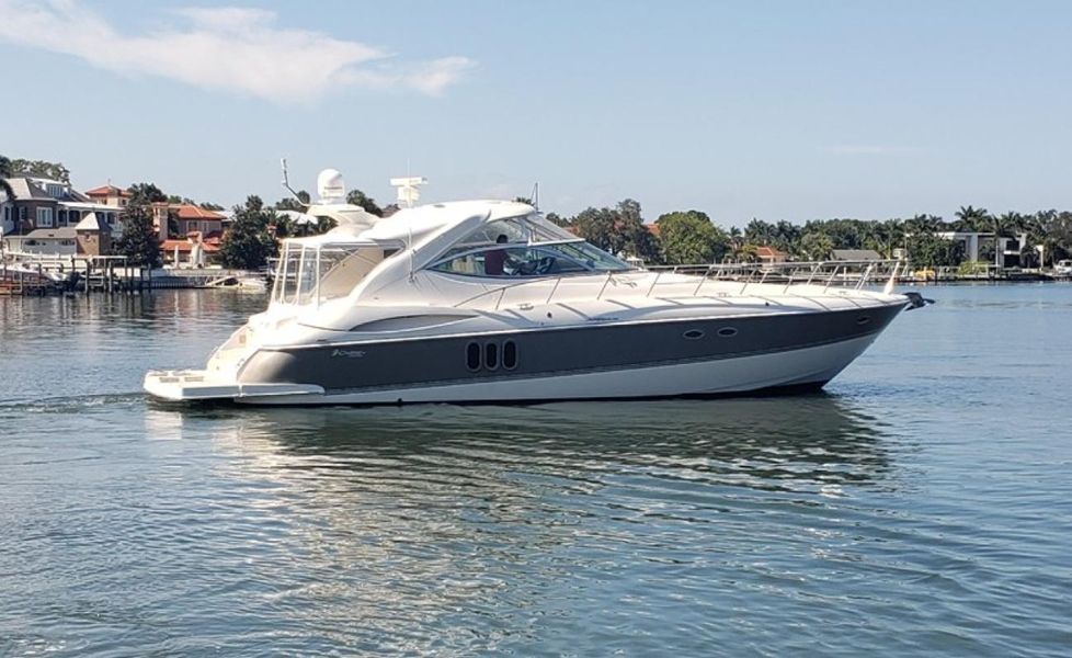 2007 Cruisers Yachts 520 Express