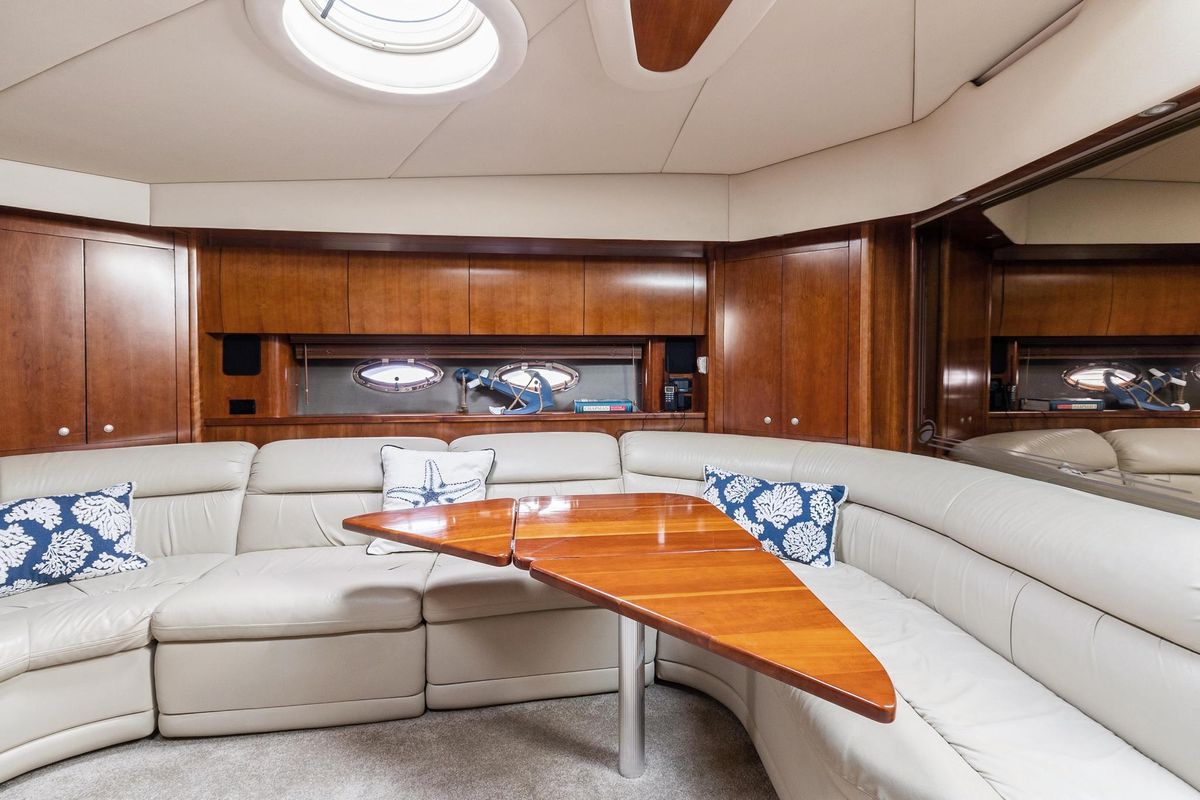 2007 Cruisers Yachts 52 