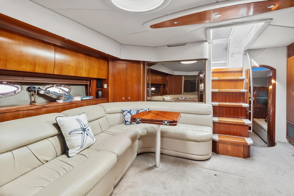 2007 Cruisers Yachts 52 