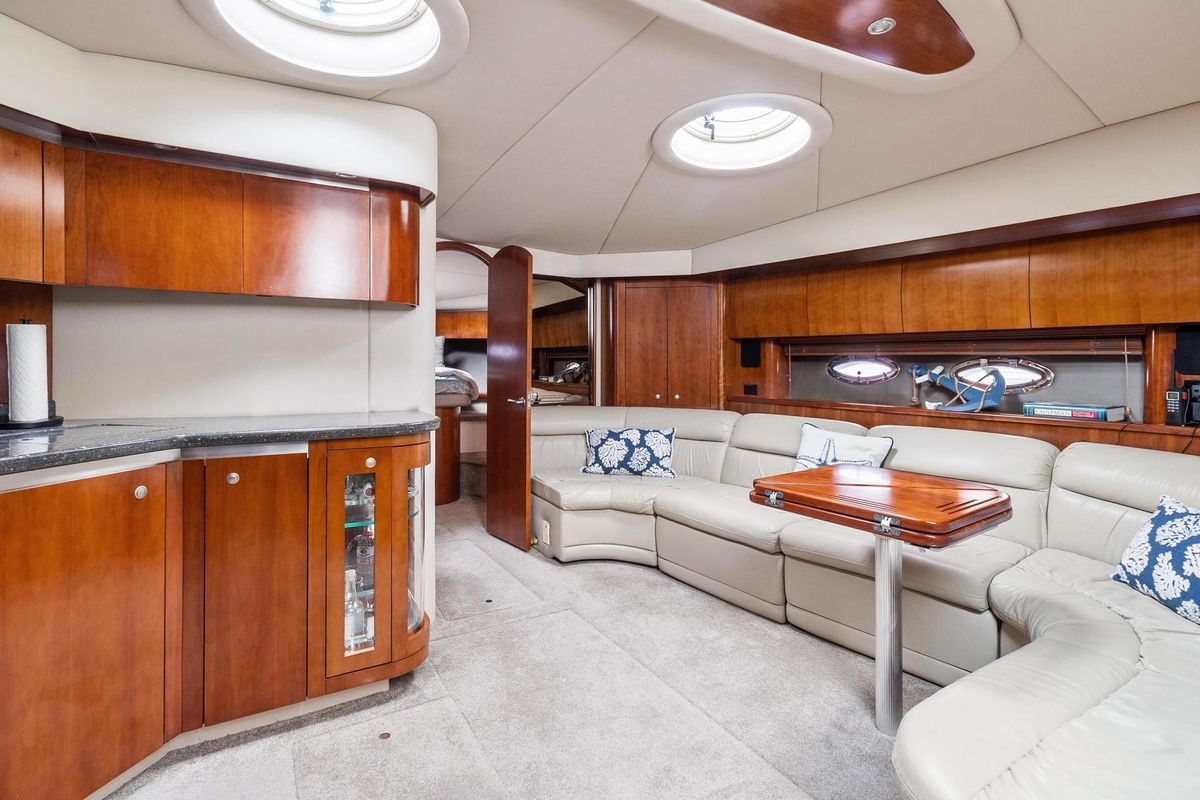 2007 Cruisers Yachts 52 