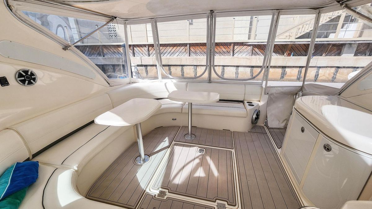 2007 Cruisers Yachts 52 